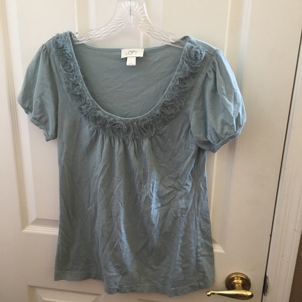 FINAL MARKDOWN Ladies loft rosette top small